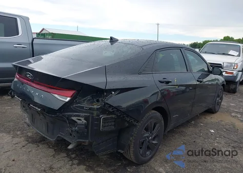 2022 Hyundai Elantra Sel z USA, uszkodzony, nr VIN 5NPLS4AG4NH085719